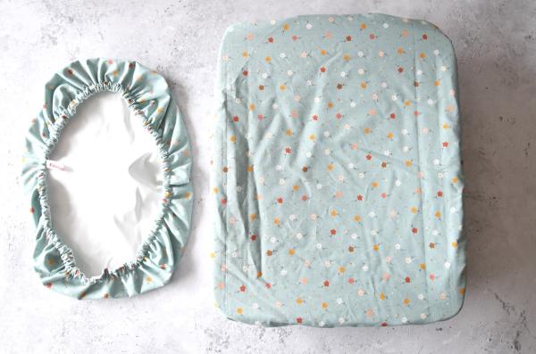 Rechteckige Abdeckhaube "Kleine Blumen auf hellblau"